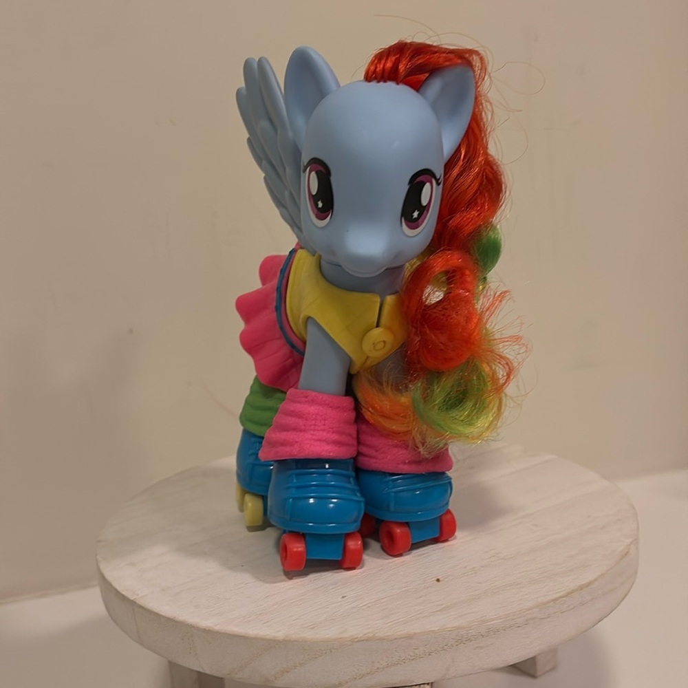 G4 2010 Rainbow Dash MLP